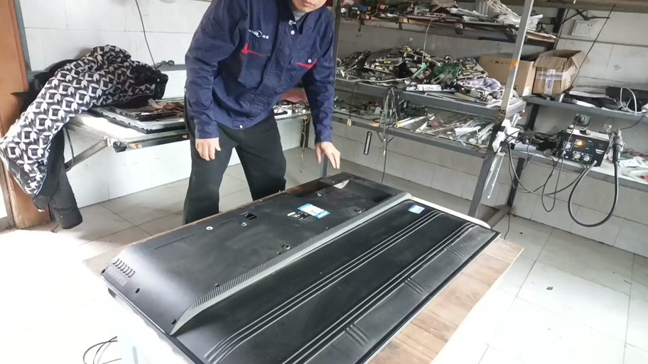 长虹液晶电视拆机图解