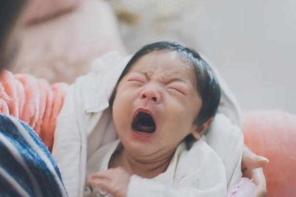 孩子哇哇哭是怎么回事图标