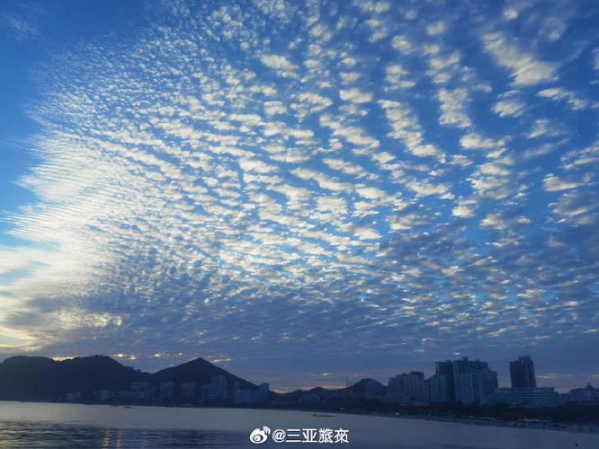 天上鱼鳞云,下一句