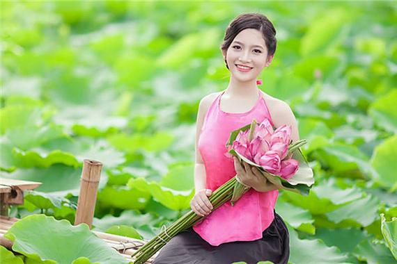 属鸡是第一眼美女吗