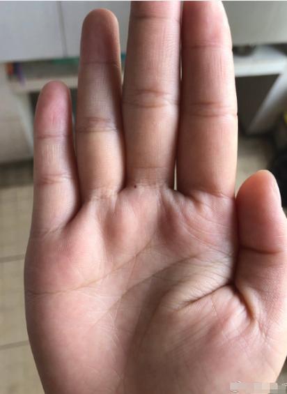 M型手相男人