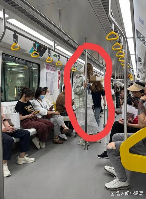 地铁可以来回坐着玩吗