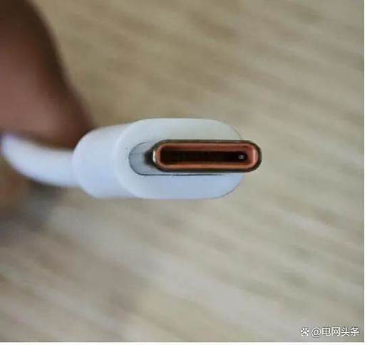 能不能用电脑的充电器给手机充电游戏截图