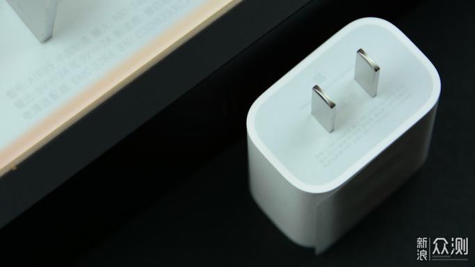 iPhone11pro充电口缩略图