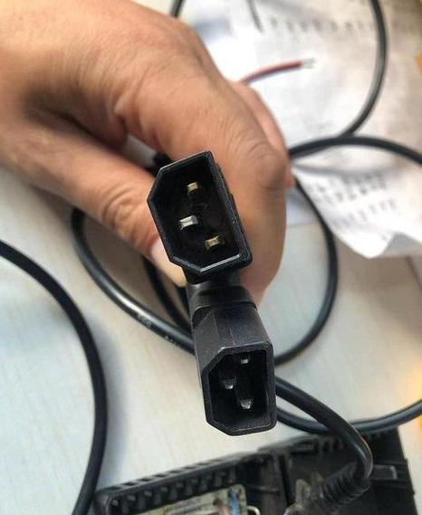 充电器两个灯都不亮