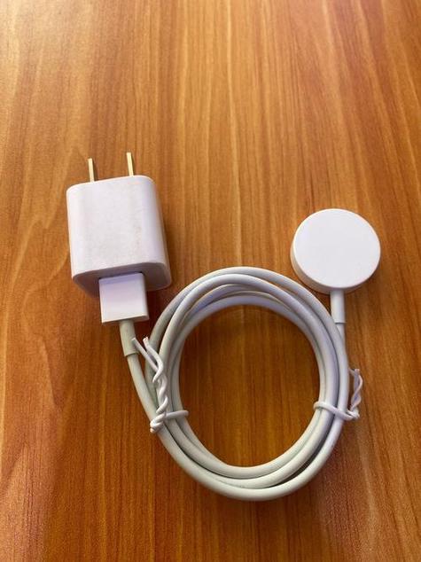 苹果手表带充电器吗截图