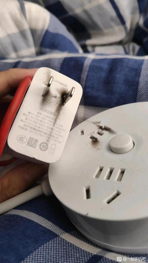 手机充电器一插就烧截图