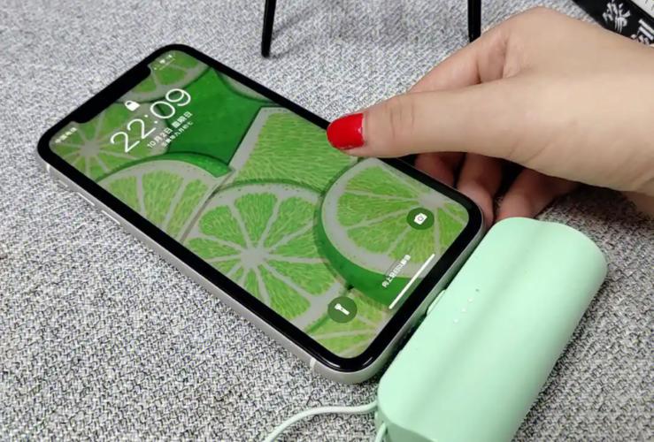 充电宝冲一会就自动断电
