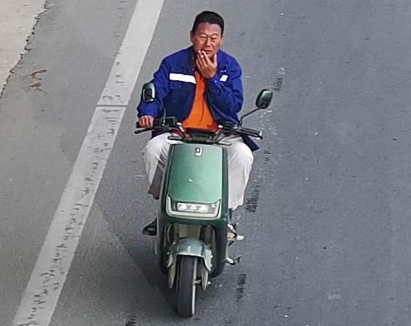 不戴头盔被记录