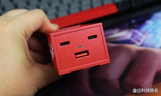 插排上有个红色按钮是什么图标