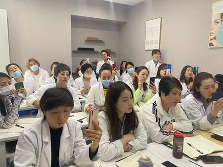 想学轻医美怎么入行