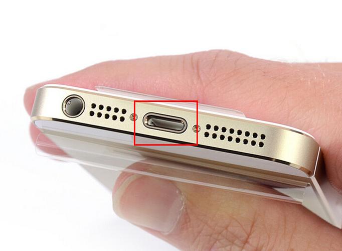 iphone充电口很紧