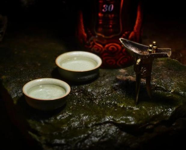 薄酒情浓