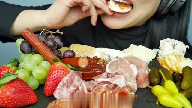 微笑姐吃播大全视频