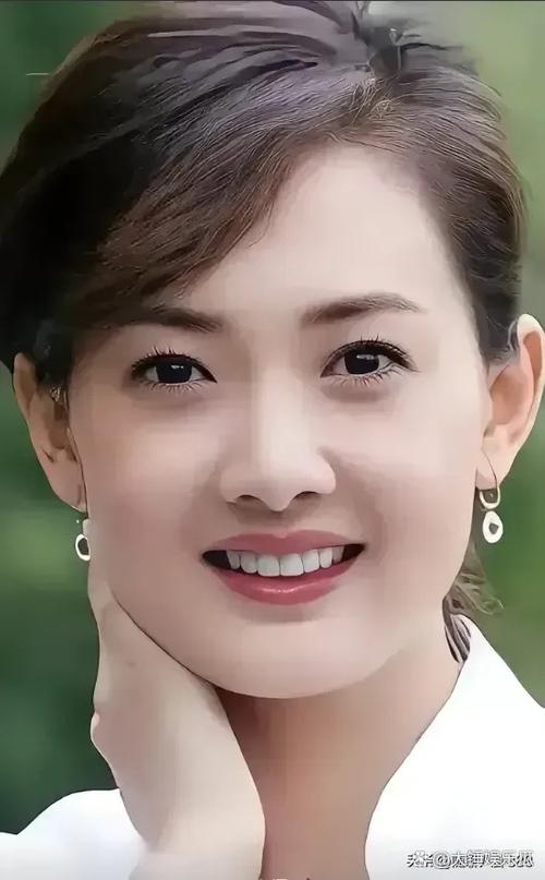 牛莉漂亮吗
