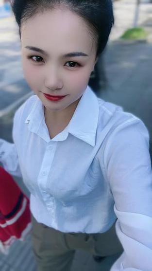 销售员笑脸照怎么拍