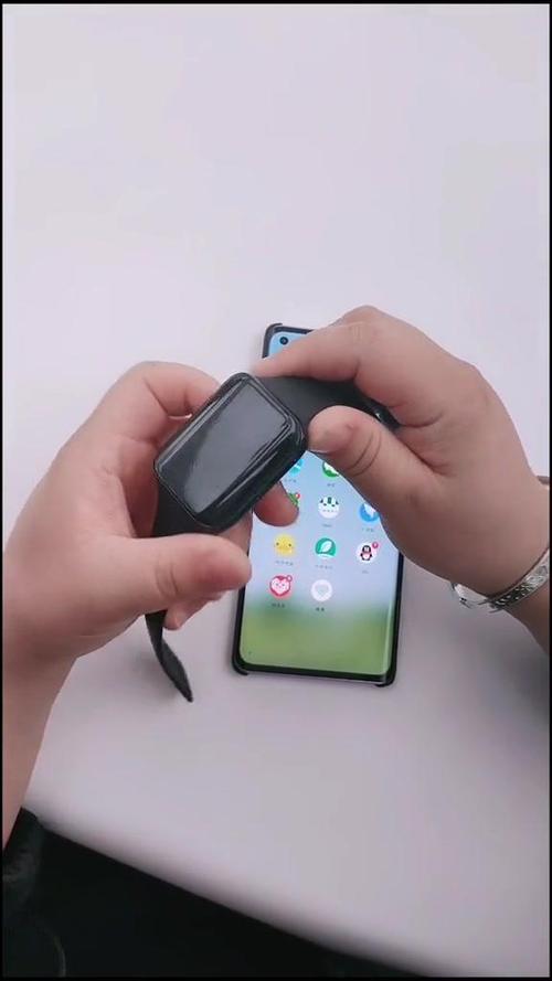 oppowatch如何连接手机
