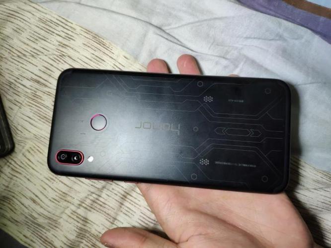 荣耀play属于什么档次