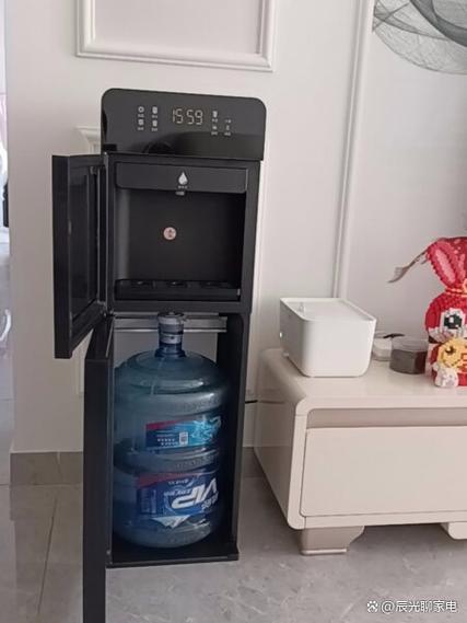 荣事达自动上水饮水机