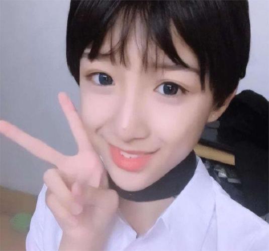 小乞丐被妈妈抓艾比