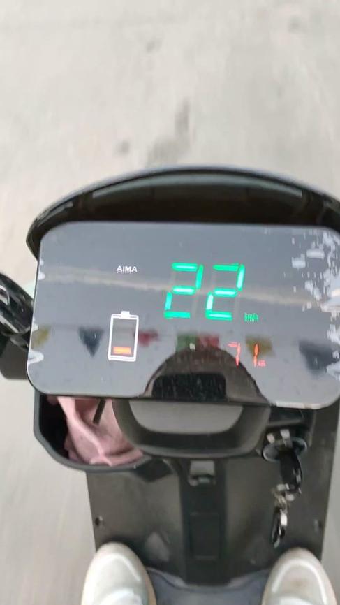 电动车电池后面2个电很虚