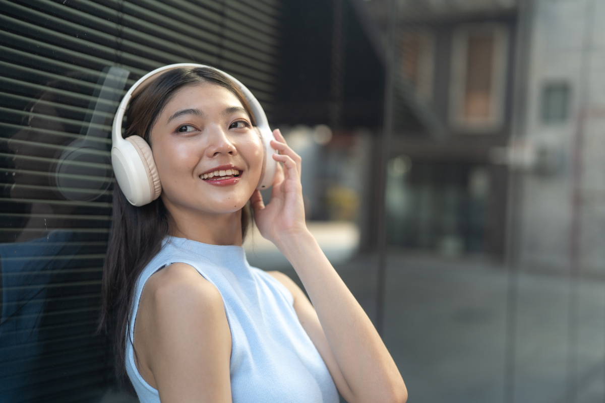 蓝牙耳机音量想调到60分贝以下怎么调