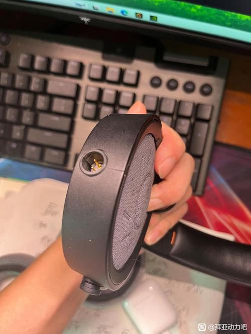 耳机在保修期免费修吗?