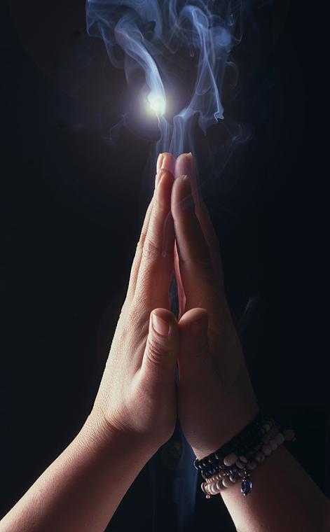 祈祷祈福的图片游戏截图