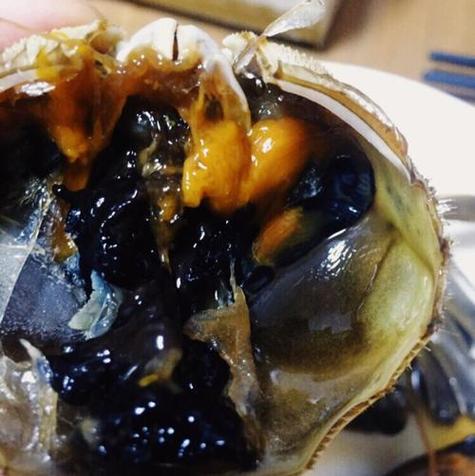 河蟹里面黑色膏是什么