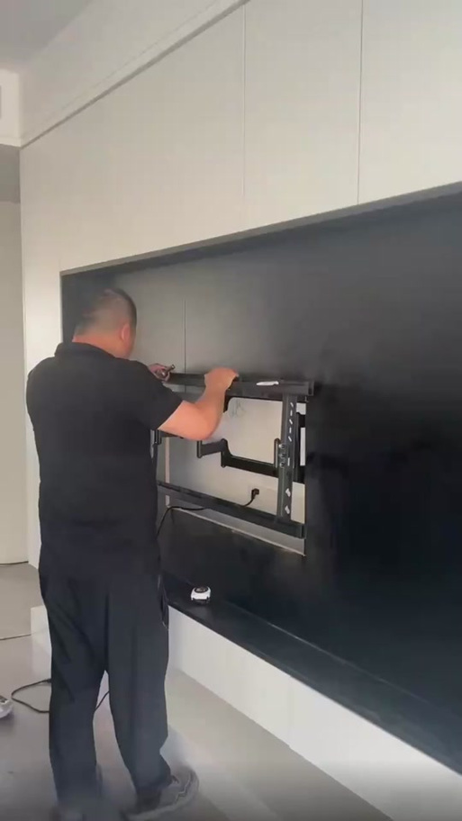 电视机从墙上怎么拆下来