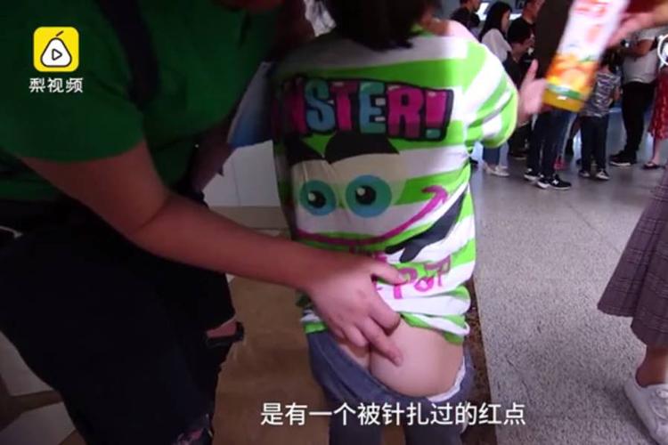 给小宝宝打屁股针截图