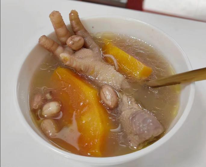 女人经常喝鸡汤的好处