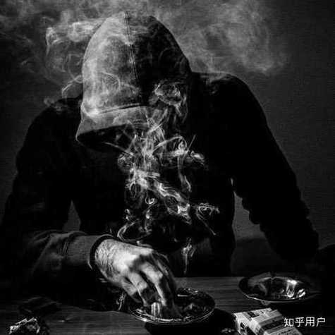 吸烟男人成熟霸气图片