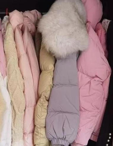 羽绒服黄了怎么洗干净