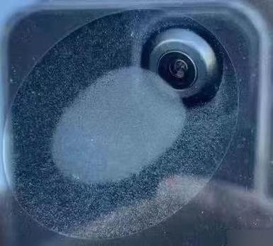 后置摄像头里面有水雾截图