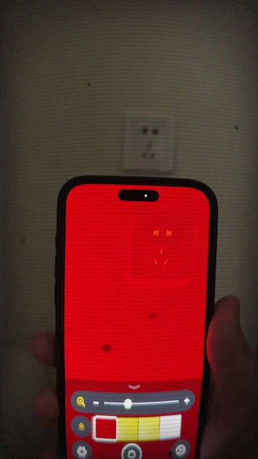 iPhone前置摄像头闪红点