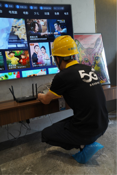 移动宽带安装员工拿走机顶盒