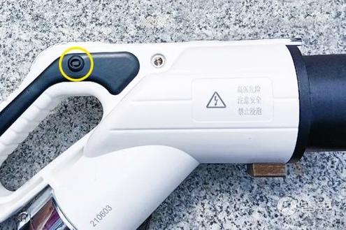 充电枪锁死后的处理方法