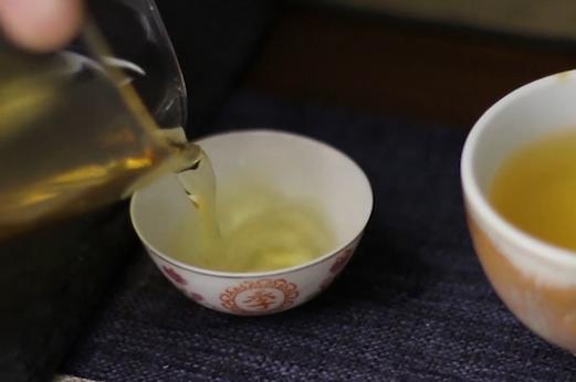 茶是暗示性暗示吗
