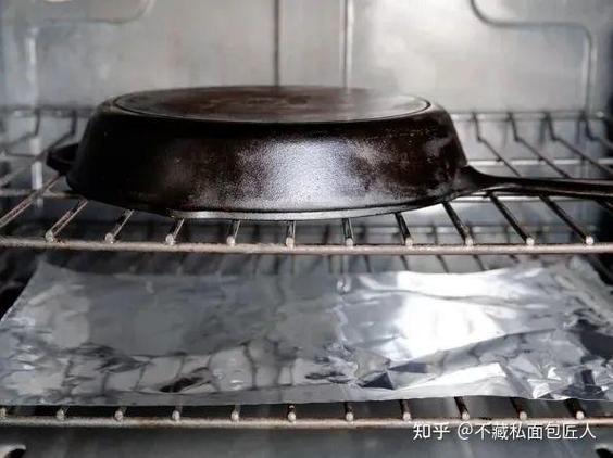 铸铁锅清洗的正确方法