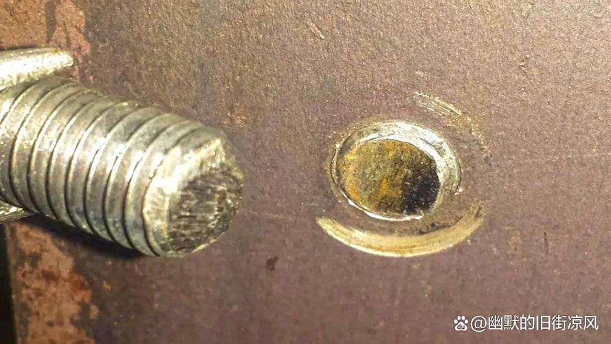 水管断了半截在孔里怎么取出缩略图