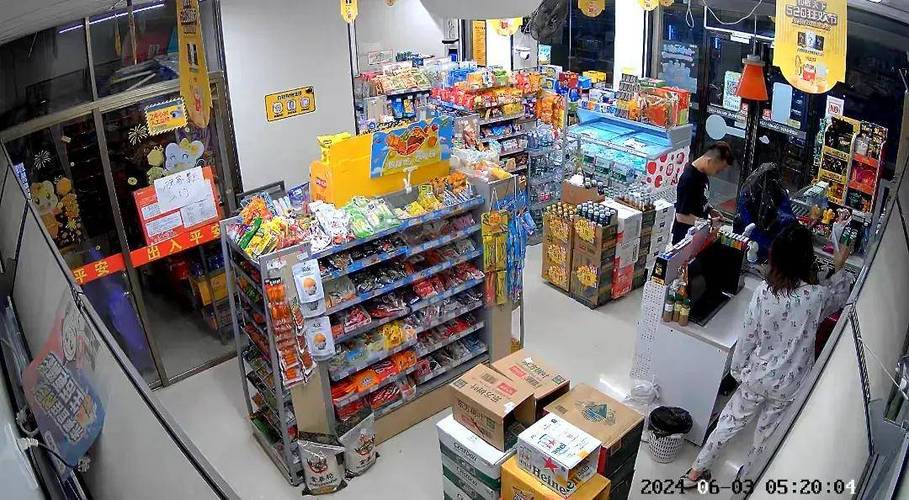 便利店夜班一般几个人