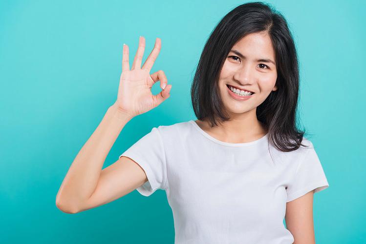 女生ok手势照片