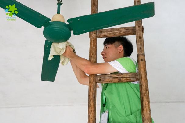 清洗吊扇小妙招不用拆