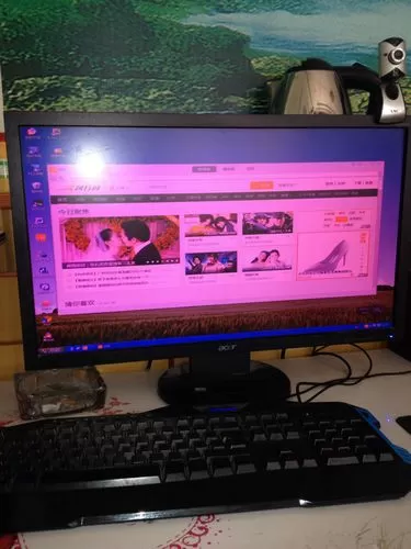 电脑屏幕粉红色是怎么回事