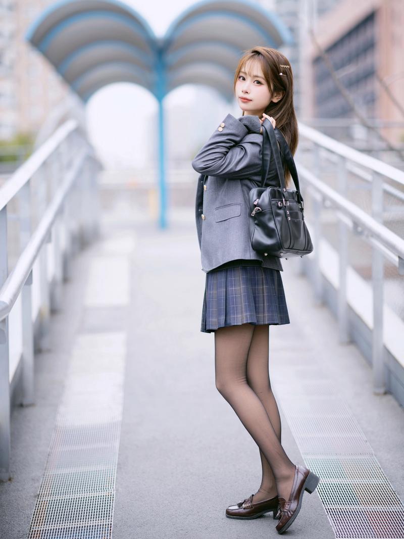 撑起校花的裤袜腿疯狂输出的小说无限阅读截图