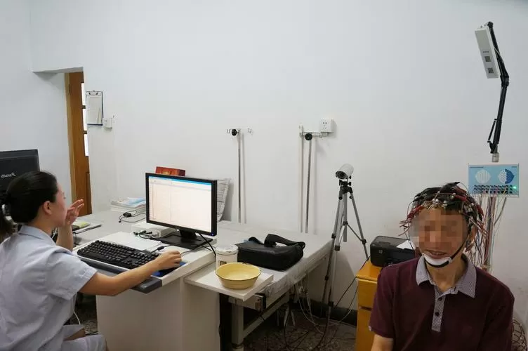 视频脑电图和24小时脑电图区别