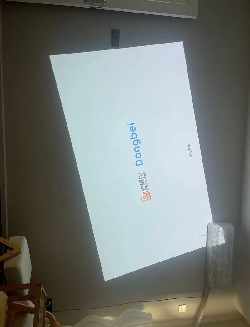 投影仪开机进不了界面