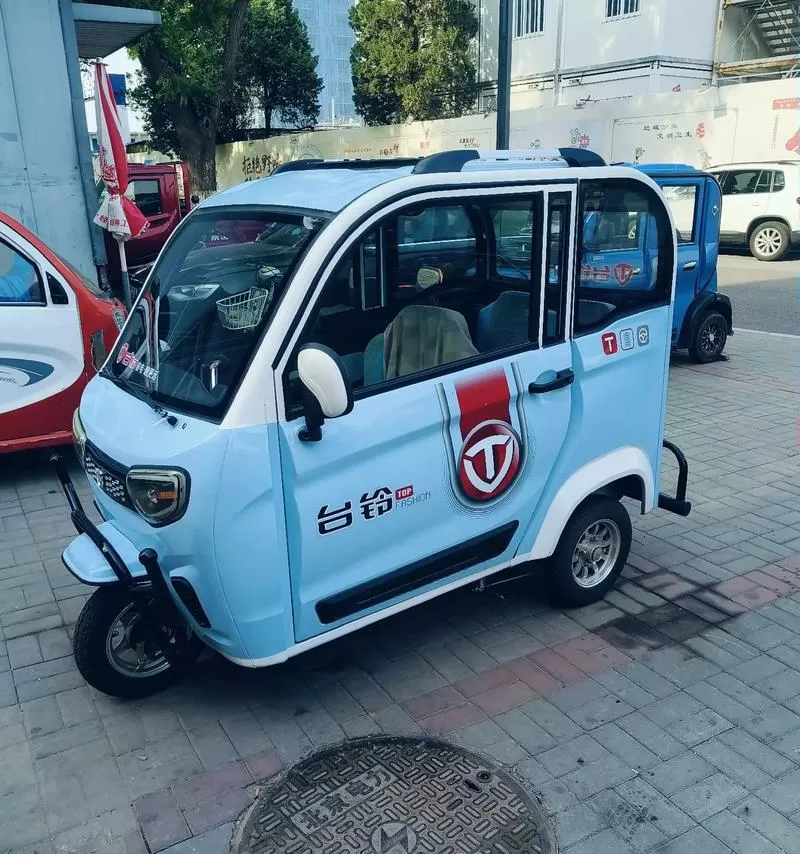 台铃全封闭电动三轮车