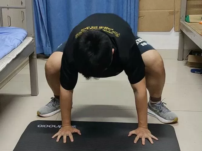 简易波比跳怎么做